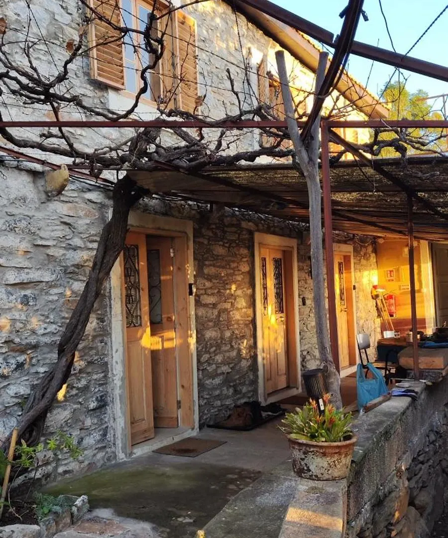 카니코 Casa De Basalto B&B